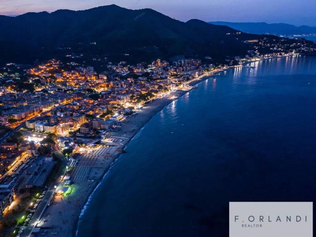 Appartamento a Spotorno in Via Foce - Foto 4