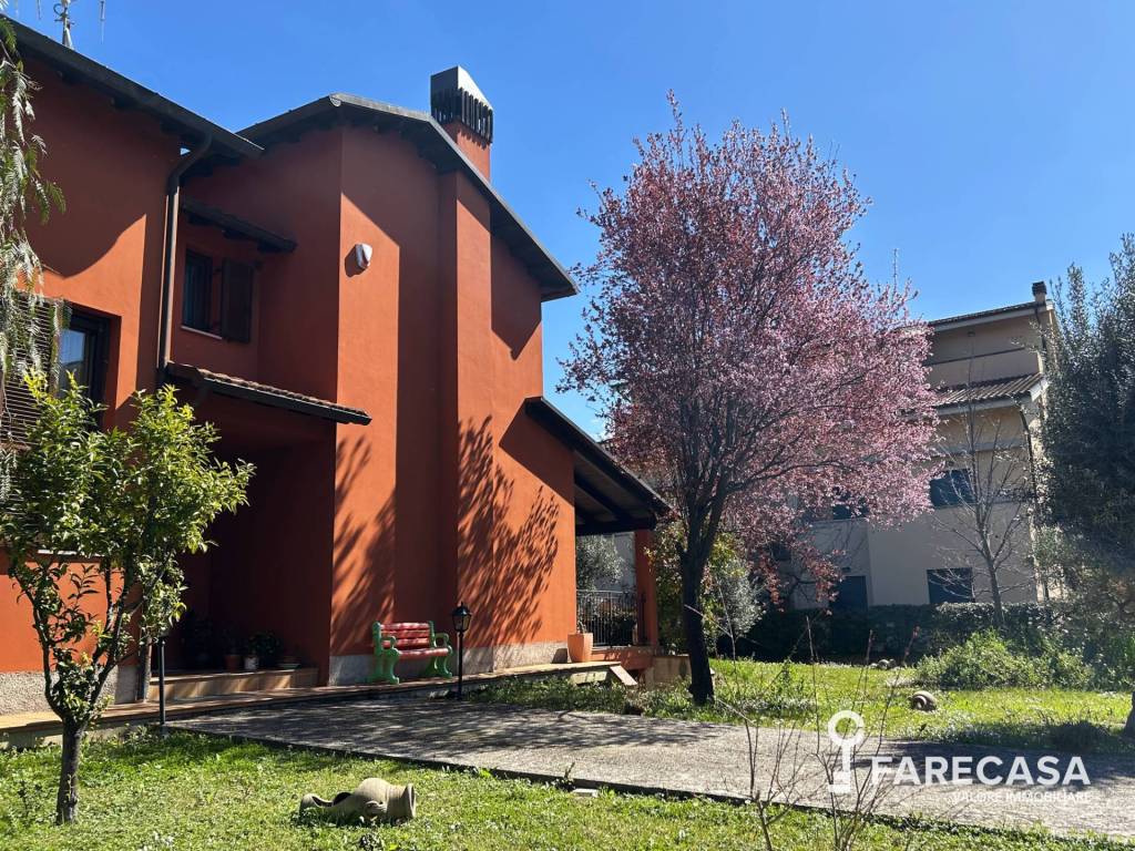 Villa a Teramo in Via Norma Cossetto, 10 - Foto 2