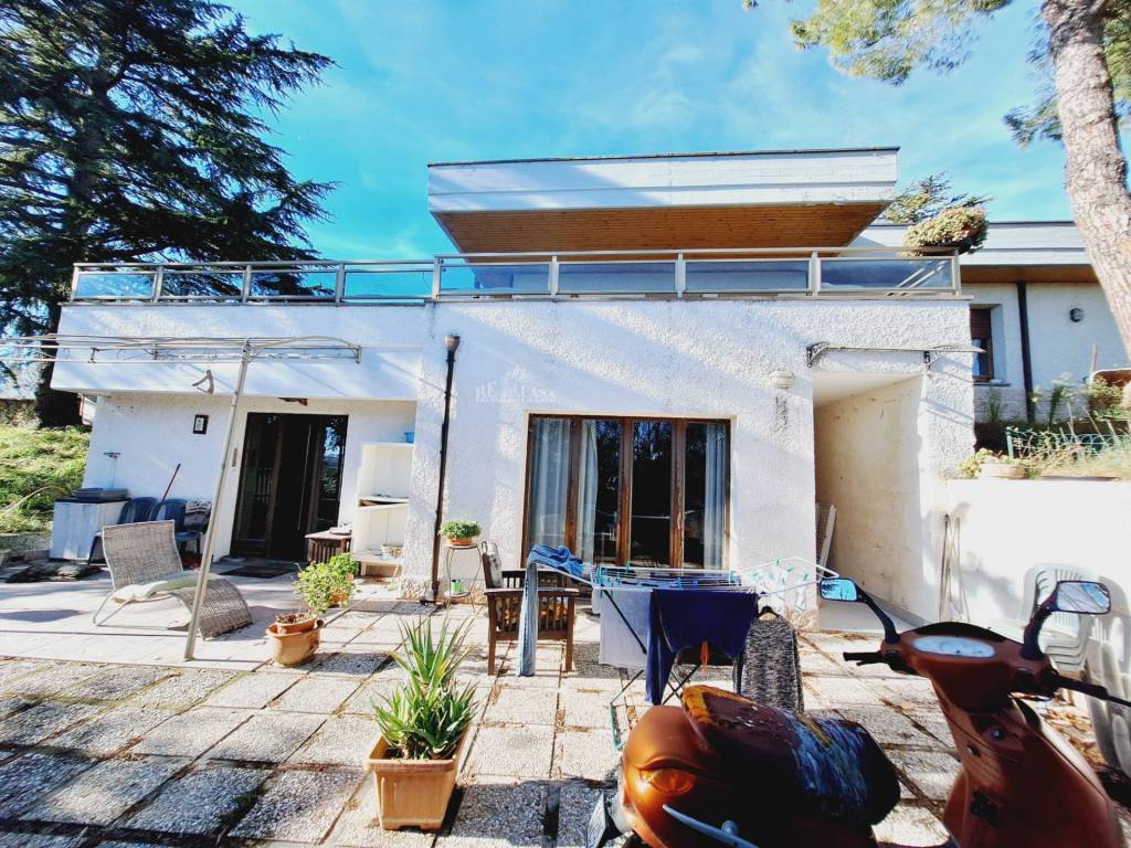 Villa a Tortoreto in via del nespolo - Foto 4