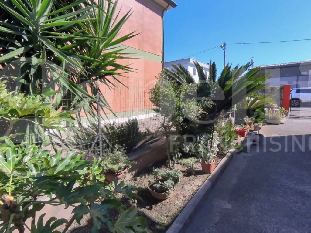 Villa a Aprilia in Via Titta Ruffo , 8 - Foto 5