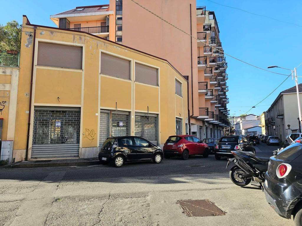 Palazzo / stabile a Catanzaro in Via Francesco Paglia - Foto 4