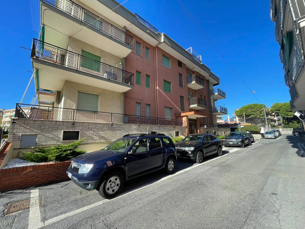 Appartamento a Loano in Via Calatafimi, 5 - Foto 2