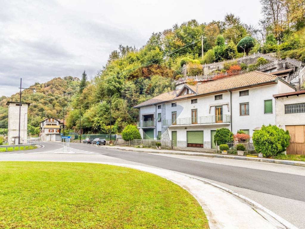 Casa indipendente a Vercelli in STRADA PROVINCIALE 11 - Foto 2