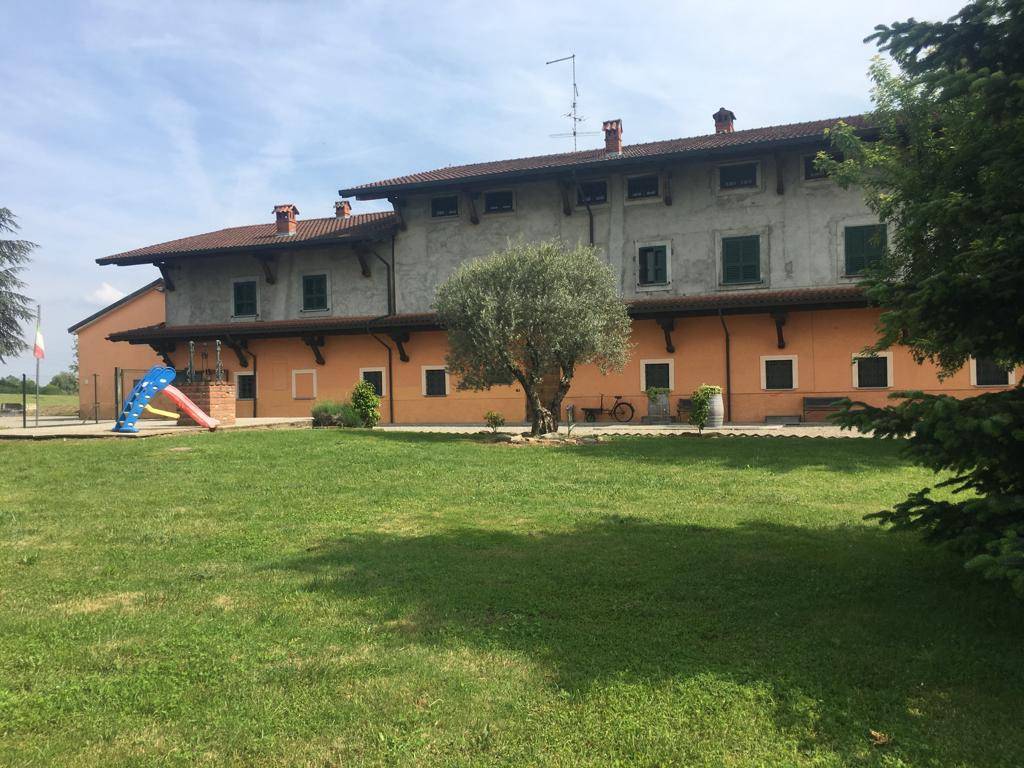 Rustico / casale a Oleggio in Via Roma, 21 - Foto 2