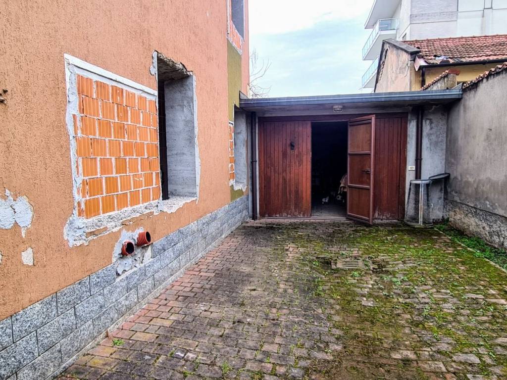 Villa a Gallarate in Via Amatore Sciesa - Foto 5