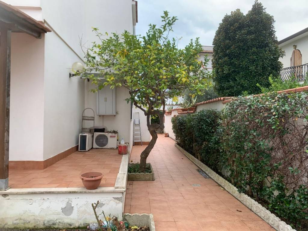 Villa a San felice circeo in Viale Tommaso Tittoni, 144 - Foto 5