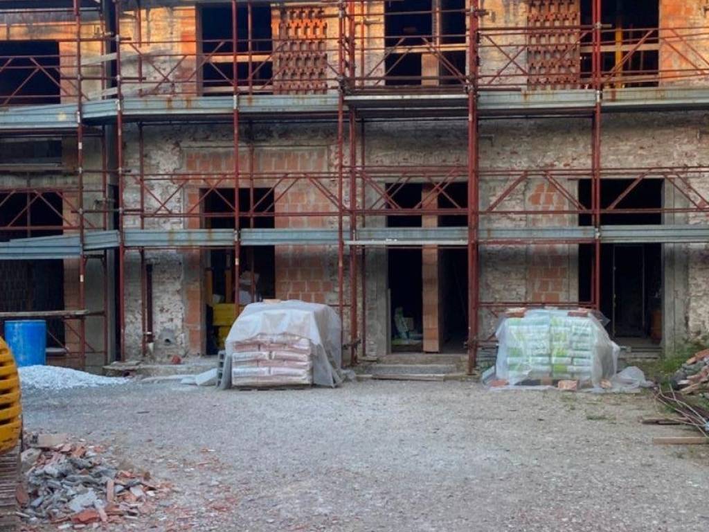 Casa indipendente a Lucca in Viale Regina Margherita, - Foto 2