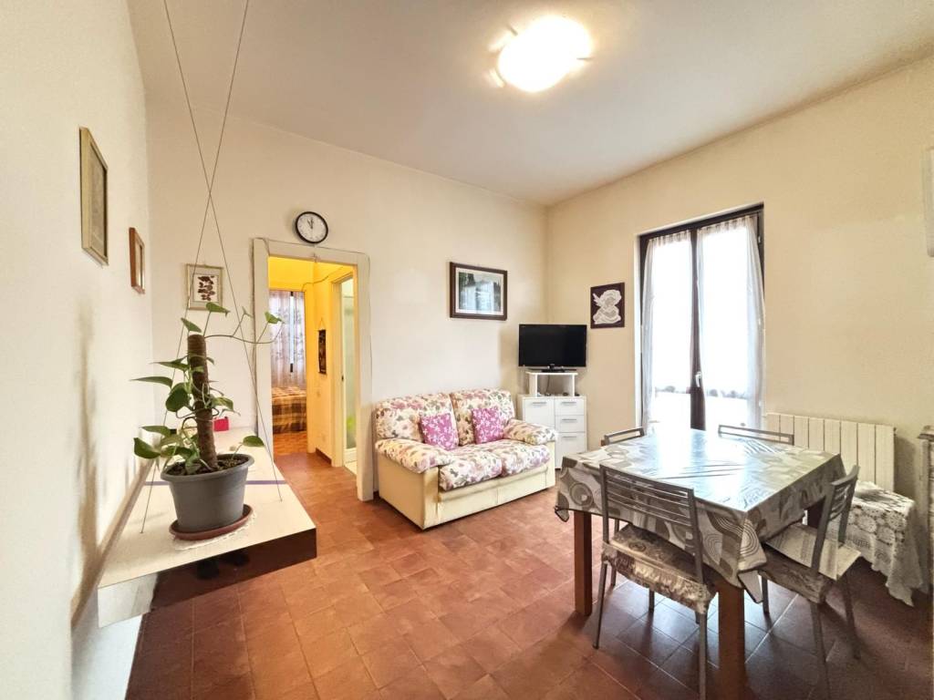 Appartamento a Malnate in Viale delle Vittorie, 40 - Foto 2