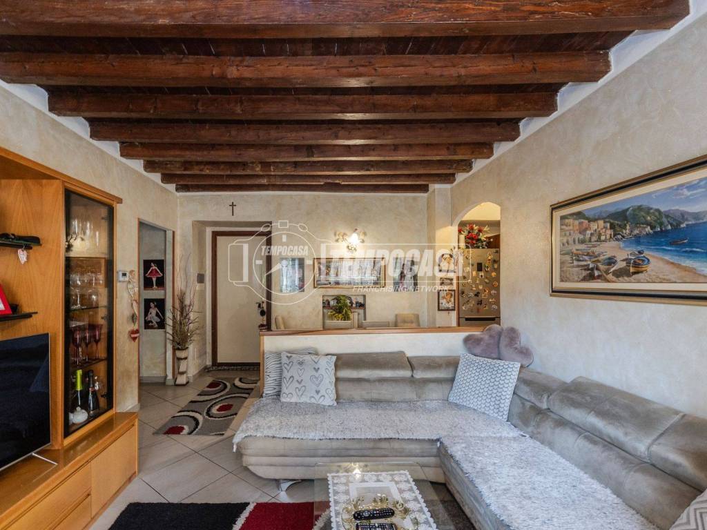Appartamento a Barzanò in via roma 46 - Foto 3