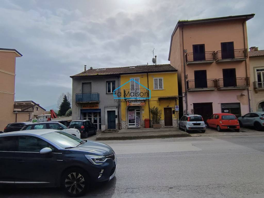 Casa indipendente a Avellino in Viale Italia, 397 - Foto 2