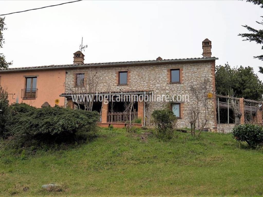 Rustico / casale a Gubbio in SP206 - Foto 5