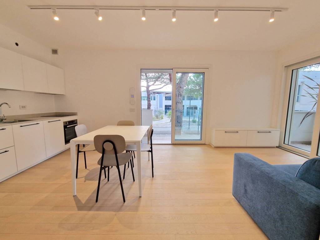 Appartamento a Riccione in Viale Trento Trieste, 118 - Foto 2