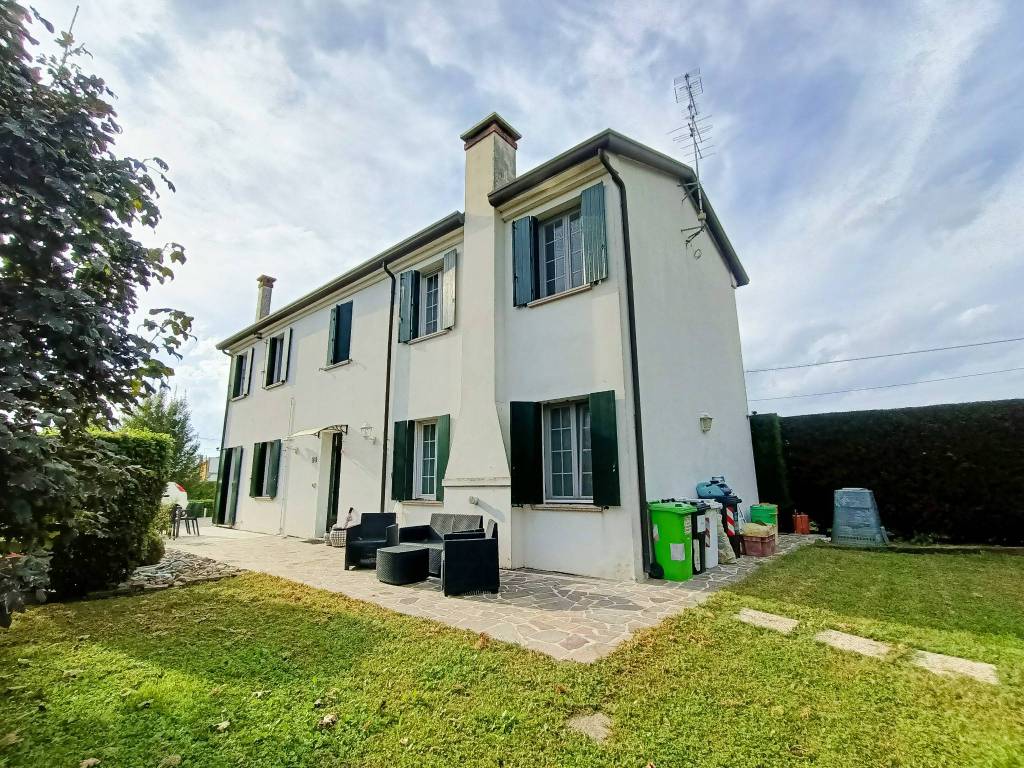 Villa a Adria in Via Burchio, 29 - Foto 2