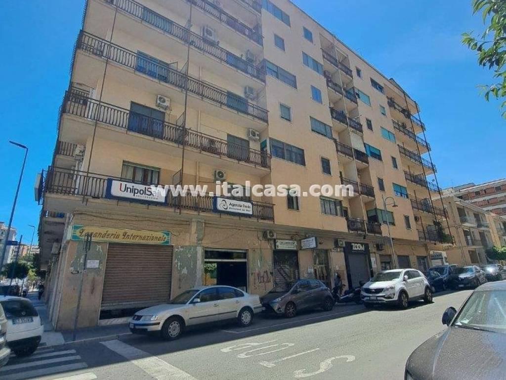 Appartamento a Crotone in Via Vittorio Veneto - Foto 3
