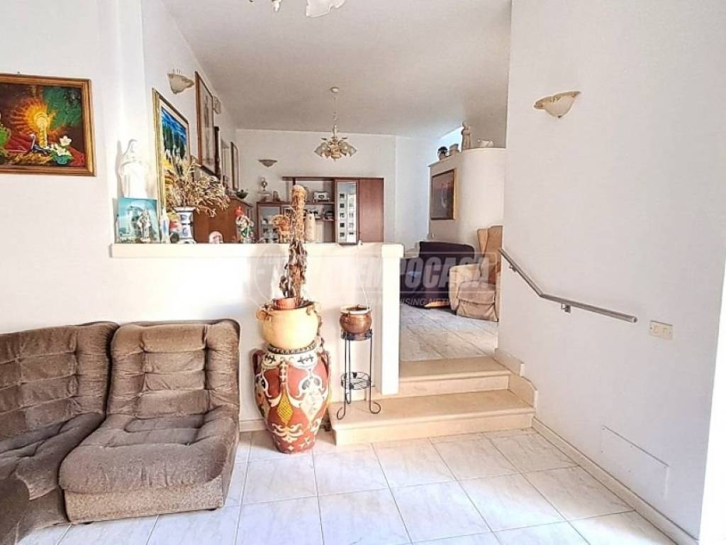 Casa indipendente a Adelfia in Vico Via Ettore Carafa 9/11 - Foto 2
