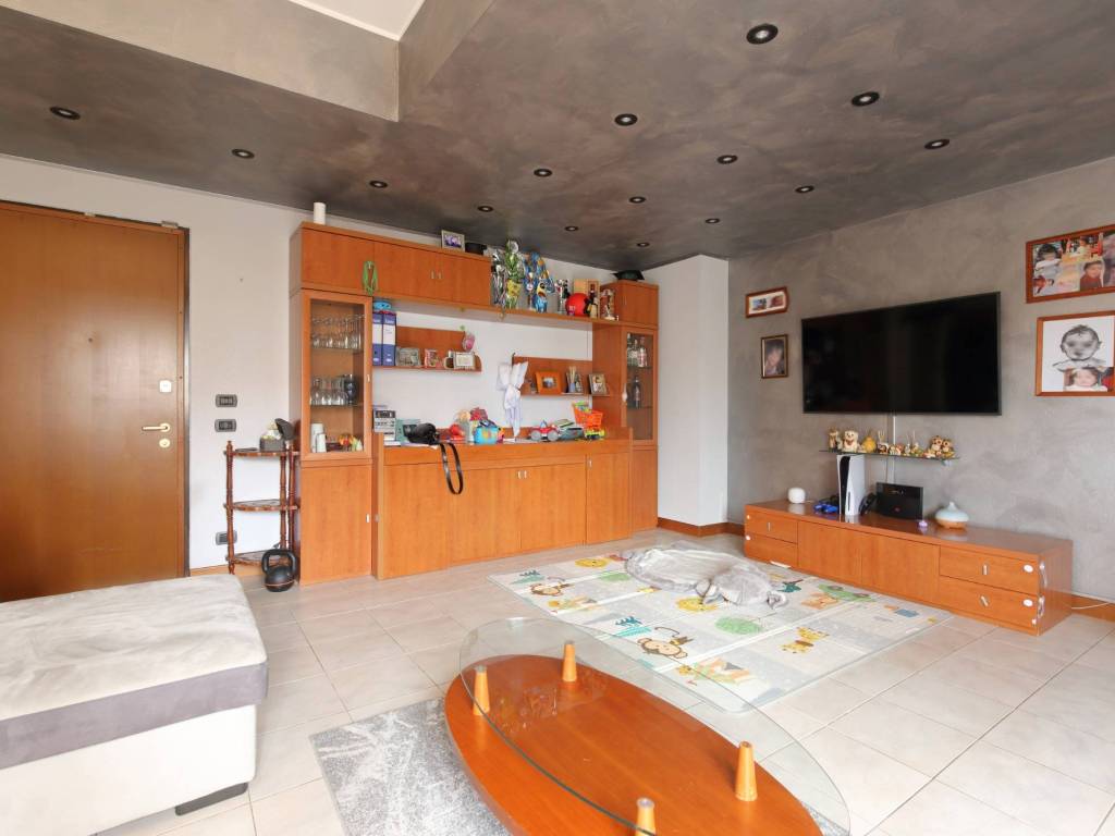 Appartamento a Uboldo in Via Carlo Cattaneo, 12 - Foto 3