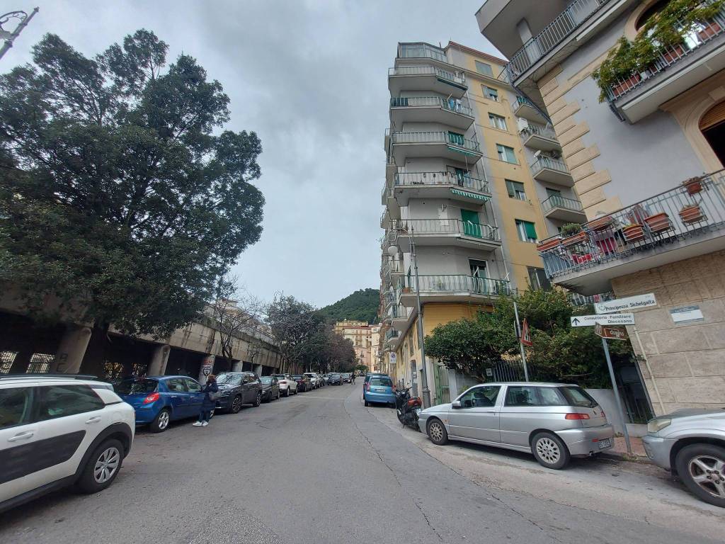 Appartamento a Salerno in Via Matteo Silvatico - Foto 2