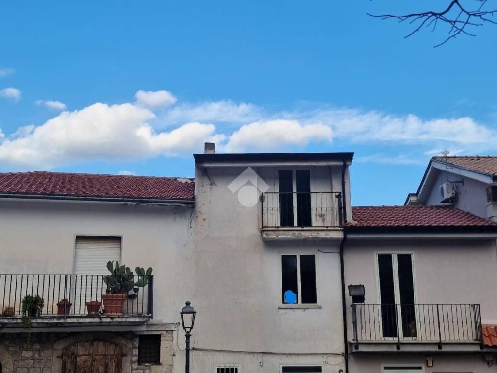 Casa indipendente a Cautano in Piazza Vittorio Veneto, 31 - Foto 4
