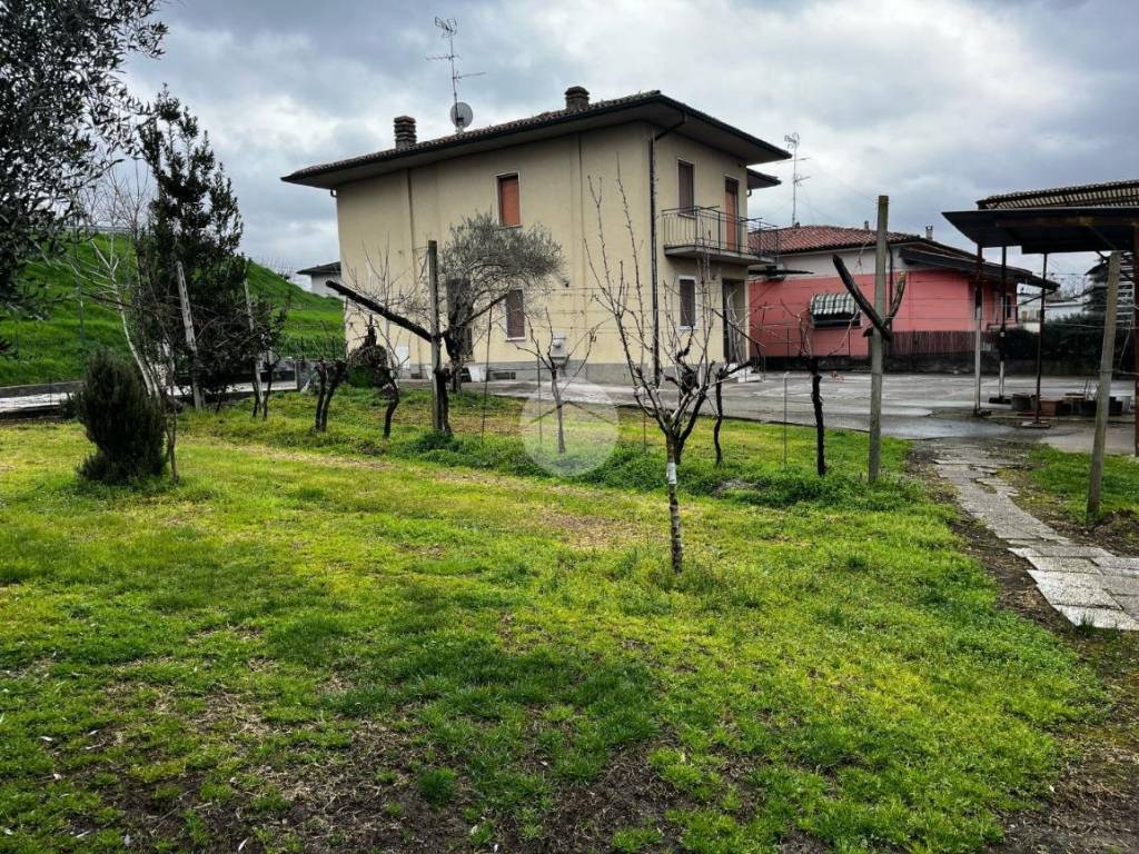 Villa a Capriano del colle in Piazza Mazzini, 1 - Foto 2