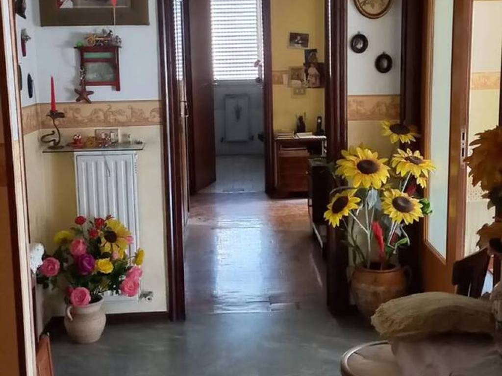 Appartamento a Cosenza in Viale Giovanni E Francesca Falcone, 27 - Foto 2