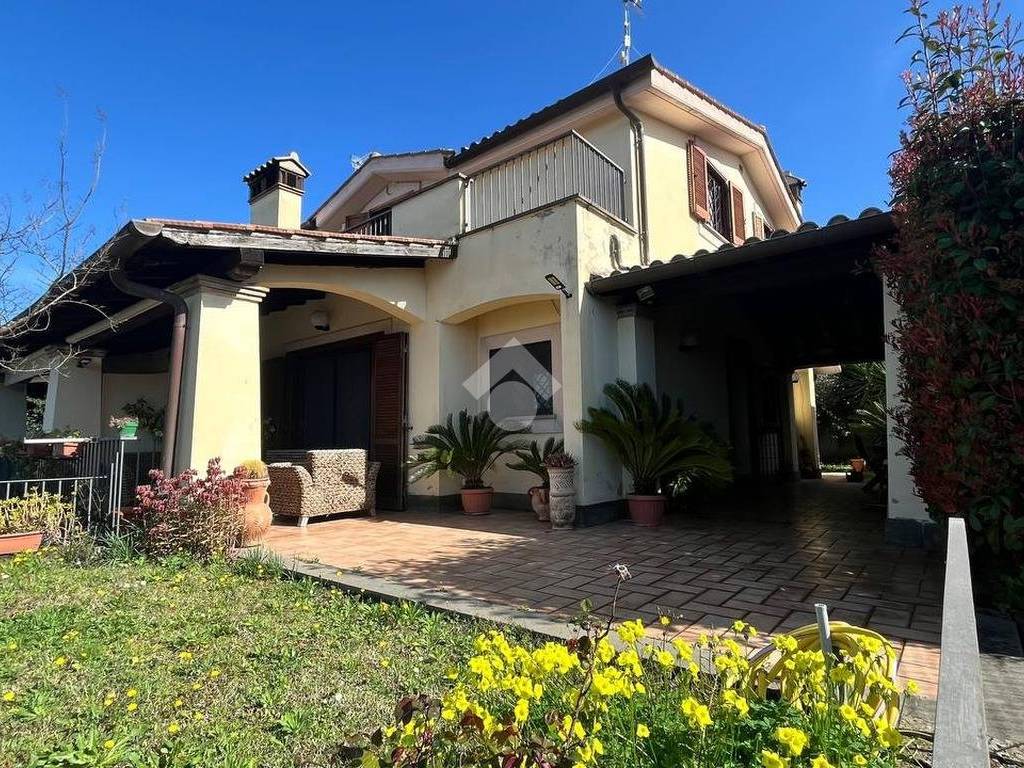 Villa a Trevignano romano in Via dello Sboccatore - Foto 1