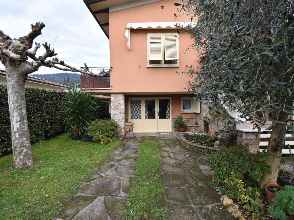 Villa a Pietrasanta in Via Marchetti, 20 - Foto 2