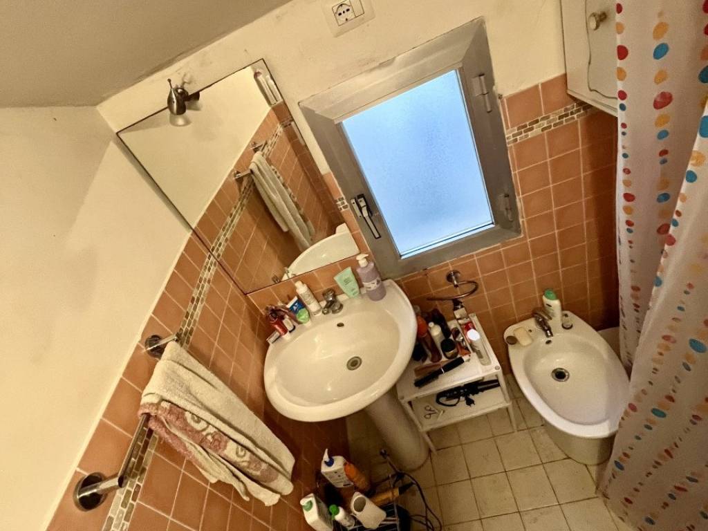 Appartamento a Montevarchi in Via Isidoro del Lungo - Foto 5