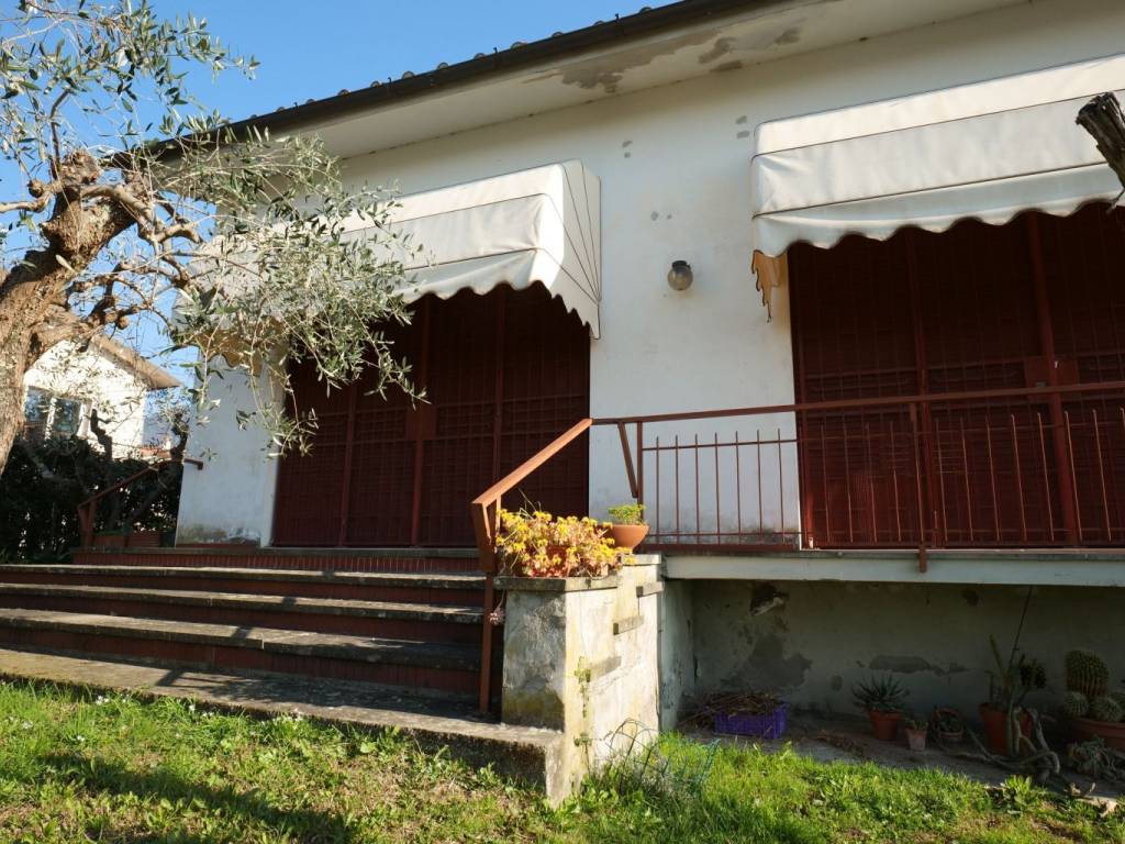 Villa a Pescia in Via del Torrione - Foto 2