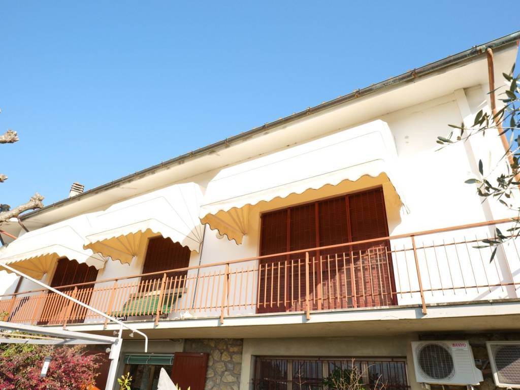Villa a Pescia in Via del Torrione - Foto 3