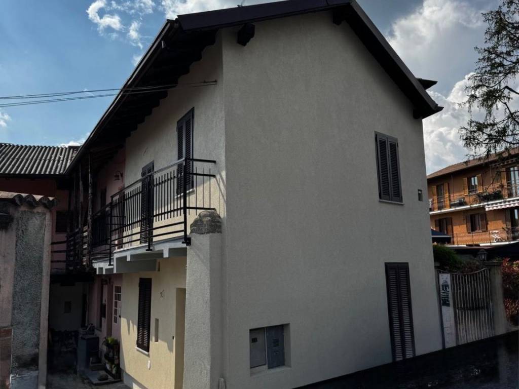 Casa indipendente a Nibionno in Via Luigi Cadorna, 8 - Foto 2