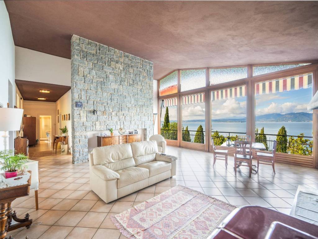 Villa a Torri del benaco in Viale Fratelli Lavanda, 3 - Foto 3