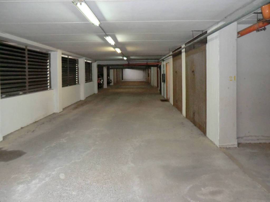 Box / garage a Cagliari in Via Francesco Guicciardini, 9 - Foto 2