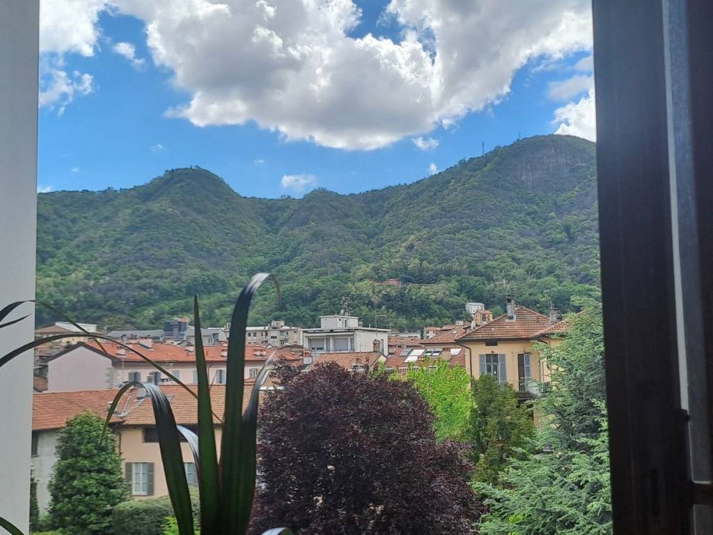 Immobile a Como in Via Adriano Auguadri, 22 - Foto 2