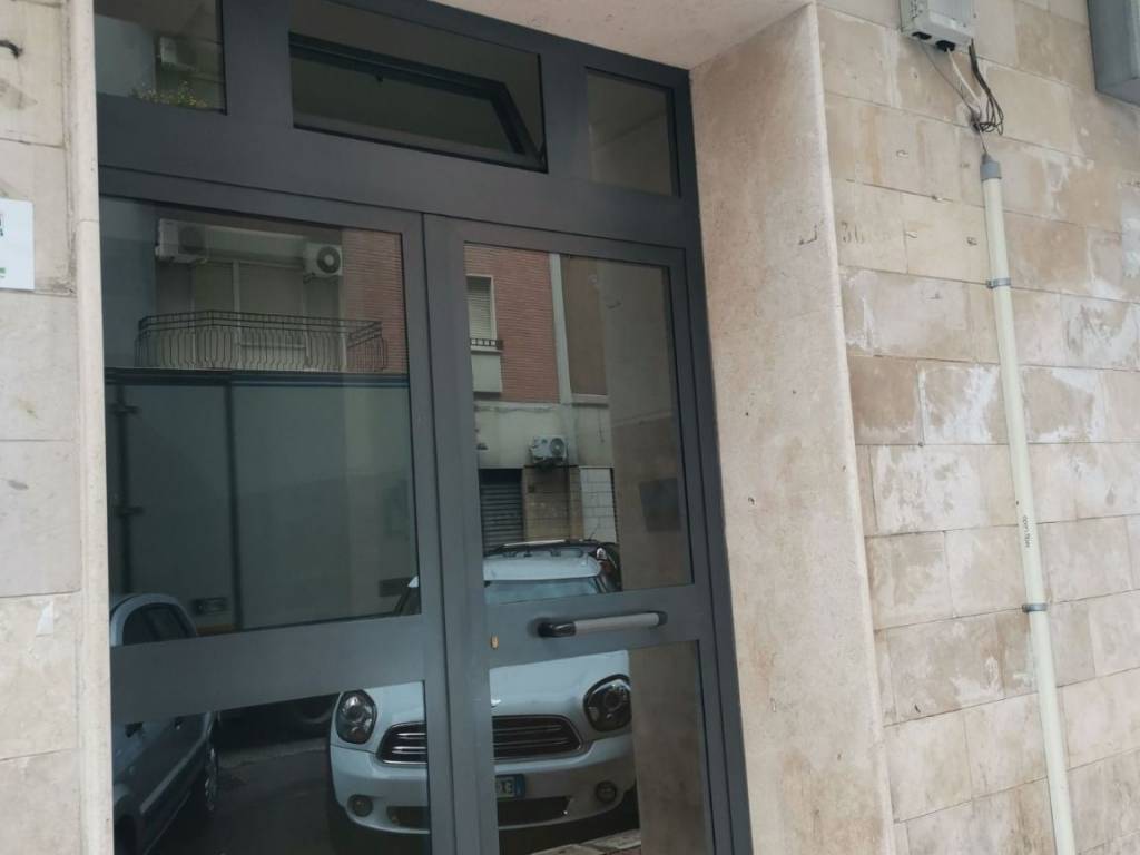 Appartamento a Taranto in Via Generale Giuseppe Messina, 36 - Foto 2