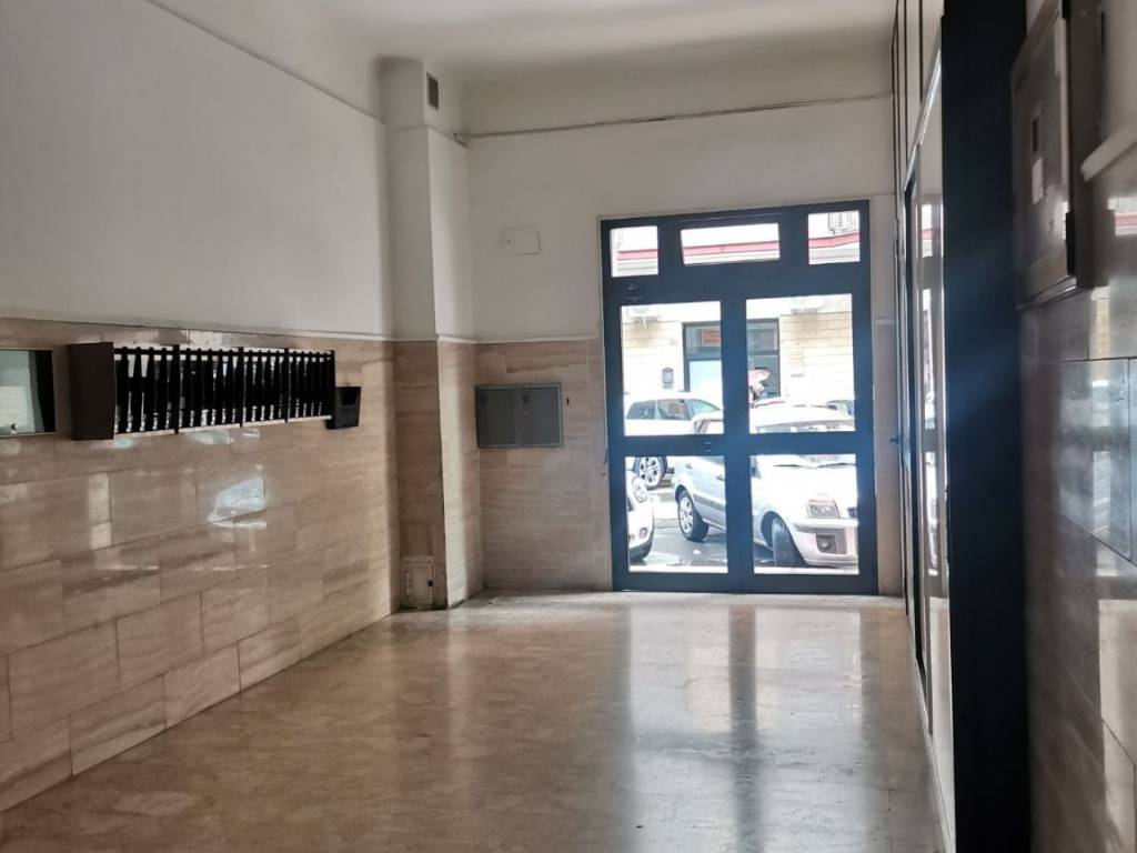 Appartamento a Taranto in Via Generale Giuseppe Messina, 36 - Foto 3