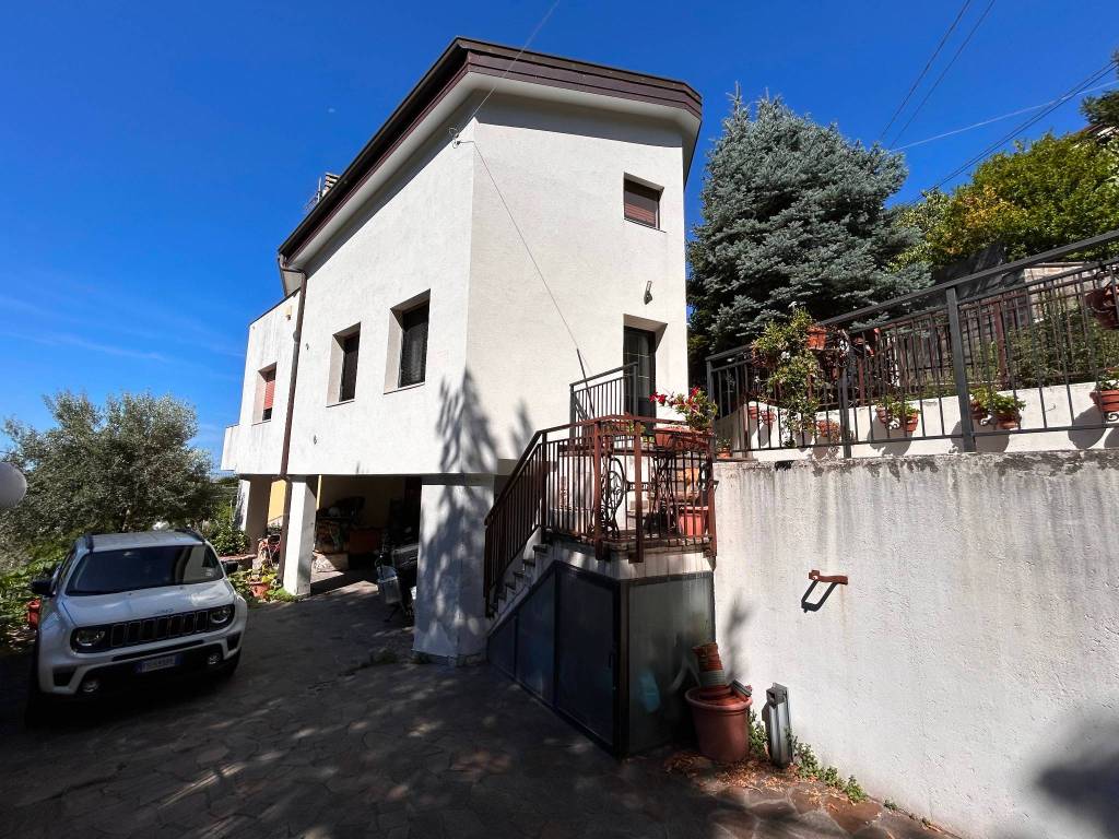 Villa a Trieste in Via Rio Spinoleto - Foto 2