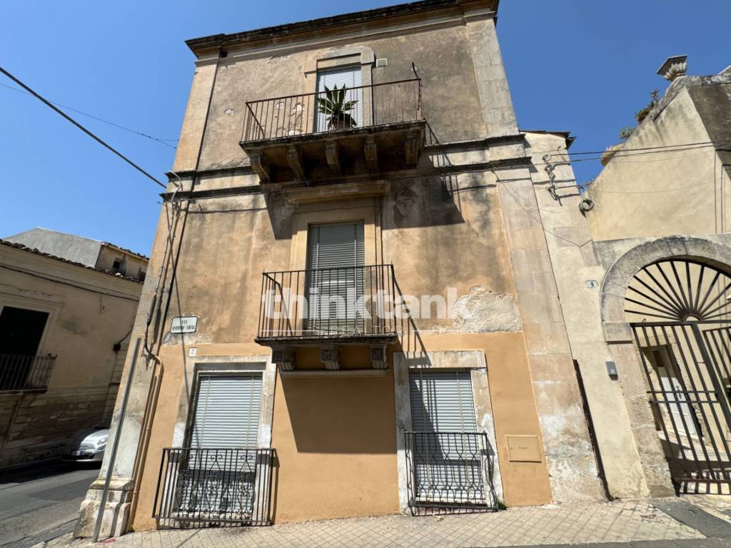 Appartamento a Noto in Via Antonio Sofia - Foto 2