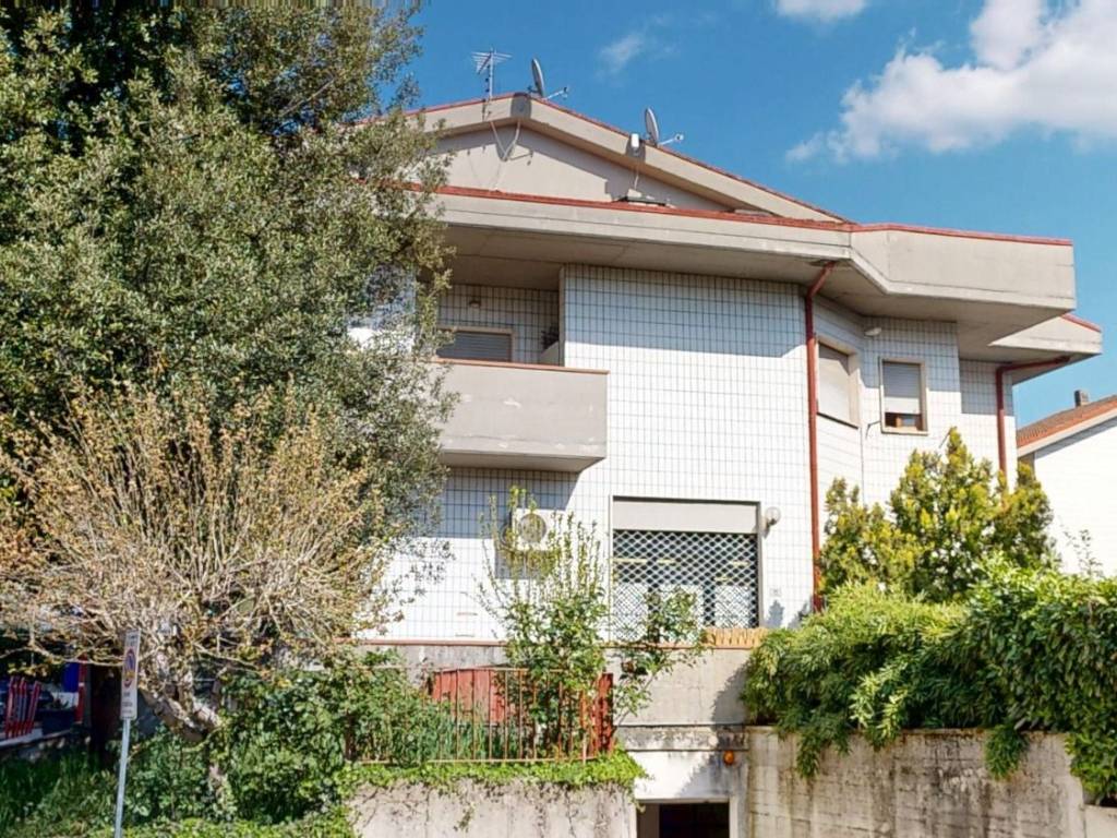 Appartamento a Rieti in Via Giovanni Battista Gerace, 64 - Foto 3