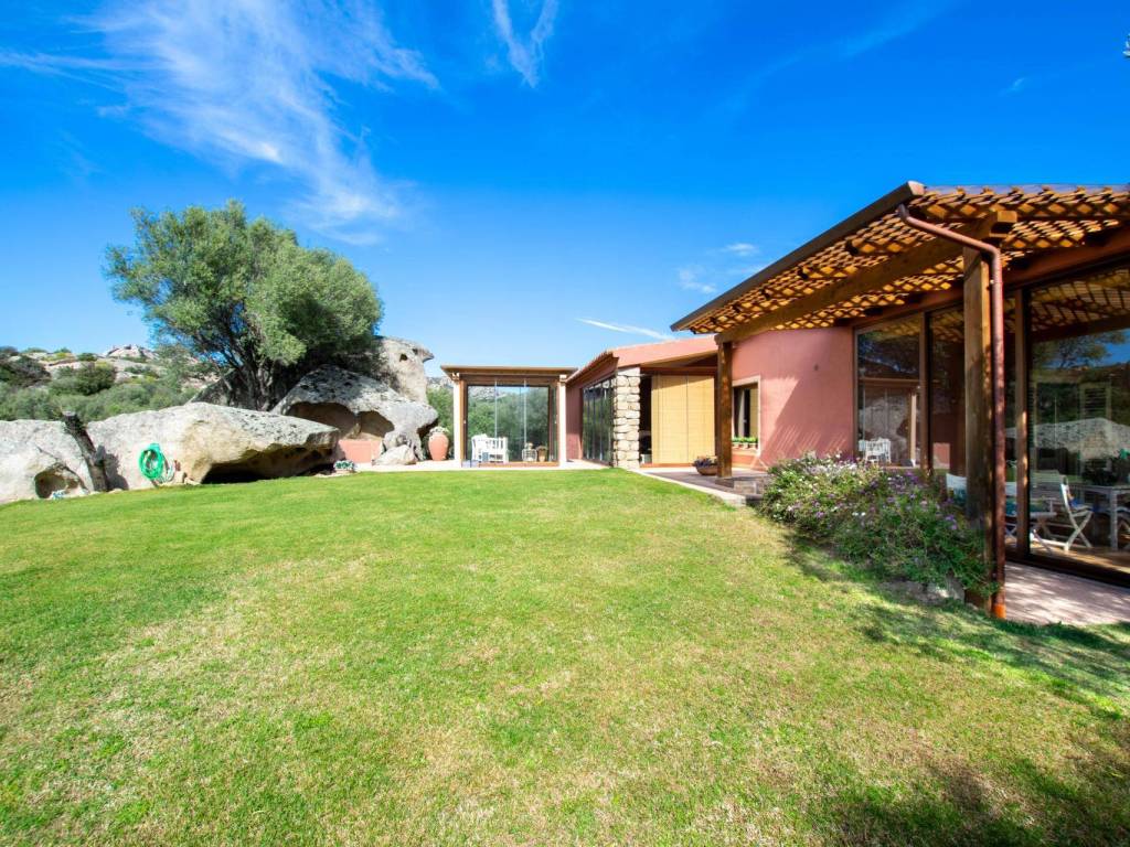 Villa a Arzachena in Via Augusto Righi - Foto 5