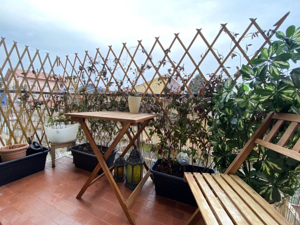 Appartamento a Arona in Via Giovanni Verga - Foto 2