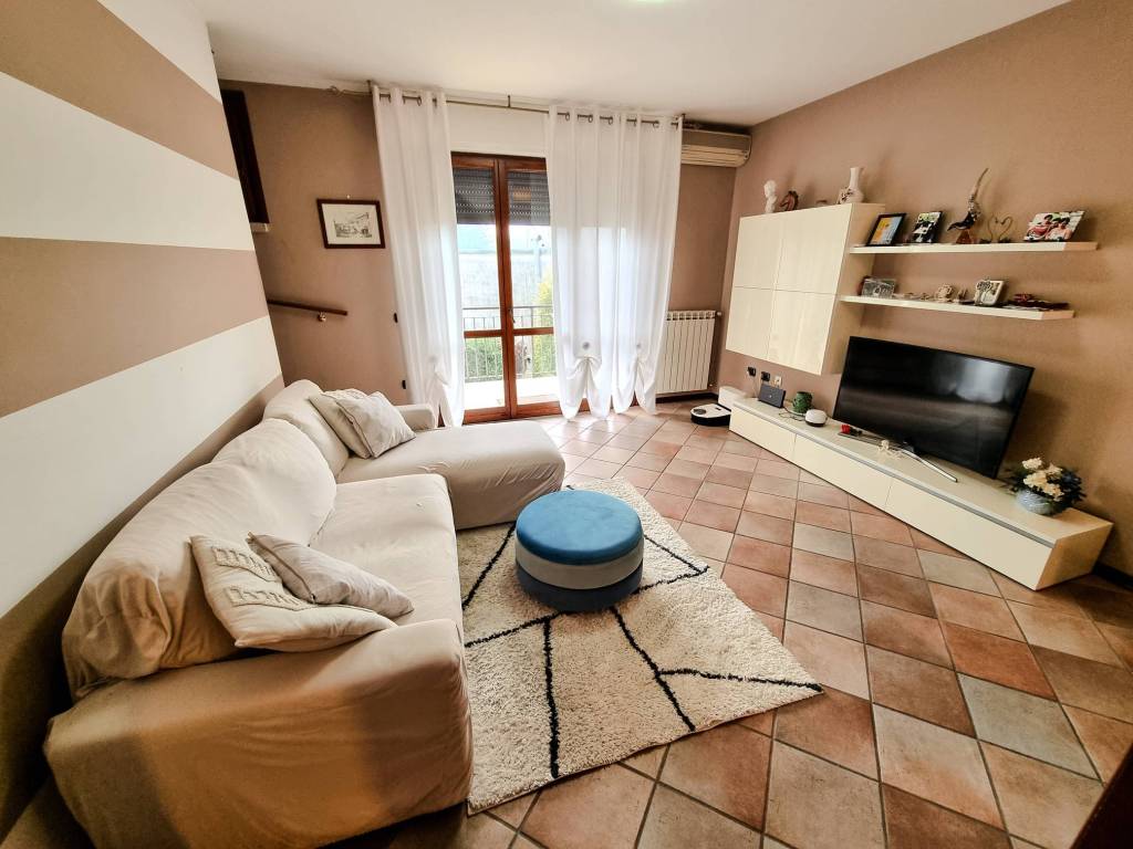 Appartamento a Asola in Strada per Cadimarco, 5 - Foto 2