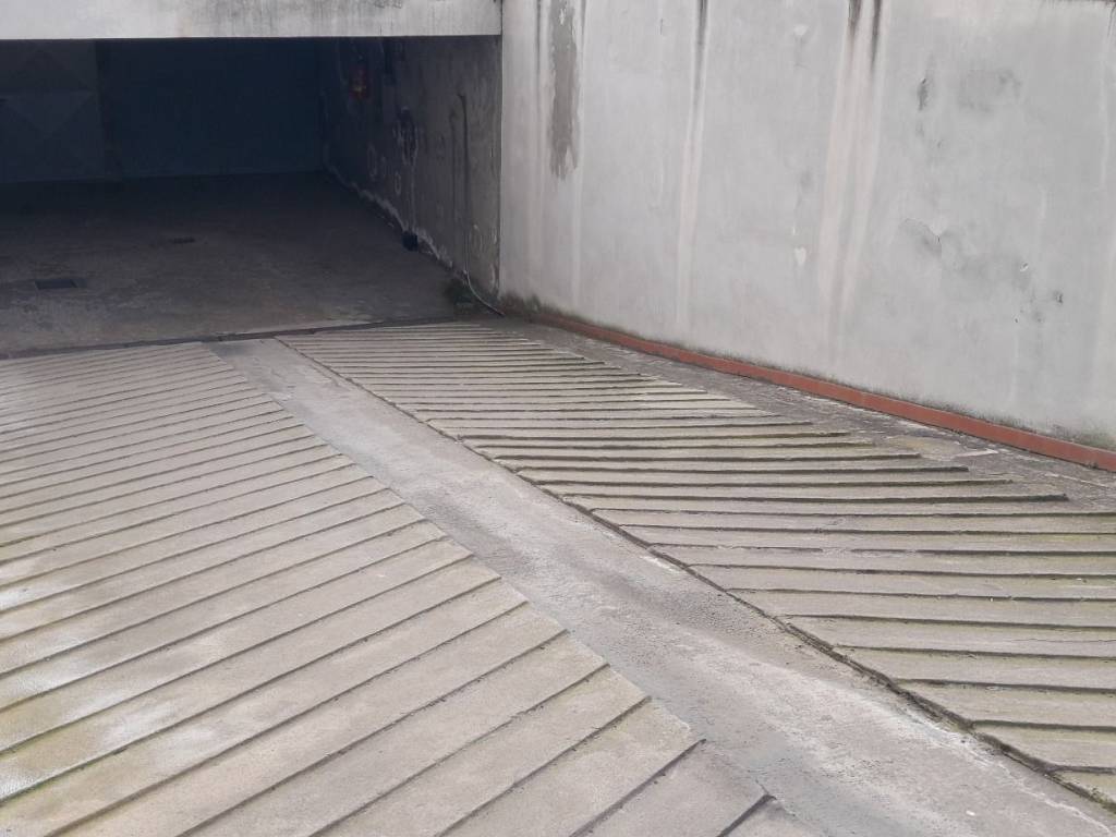 Box / garage a Novara in Via Isaac Newton - Foto 2