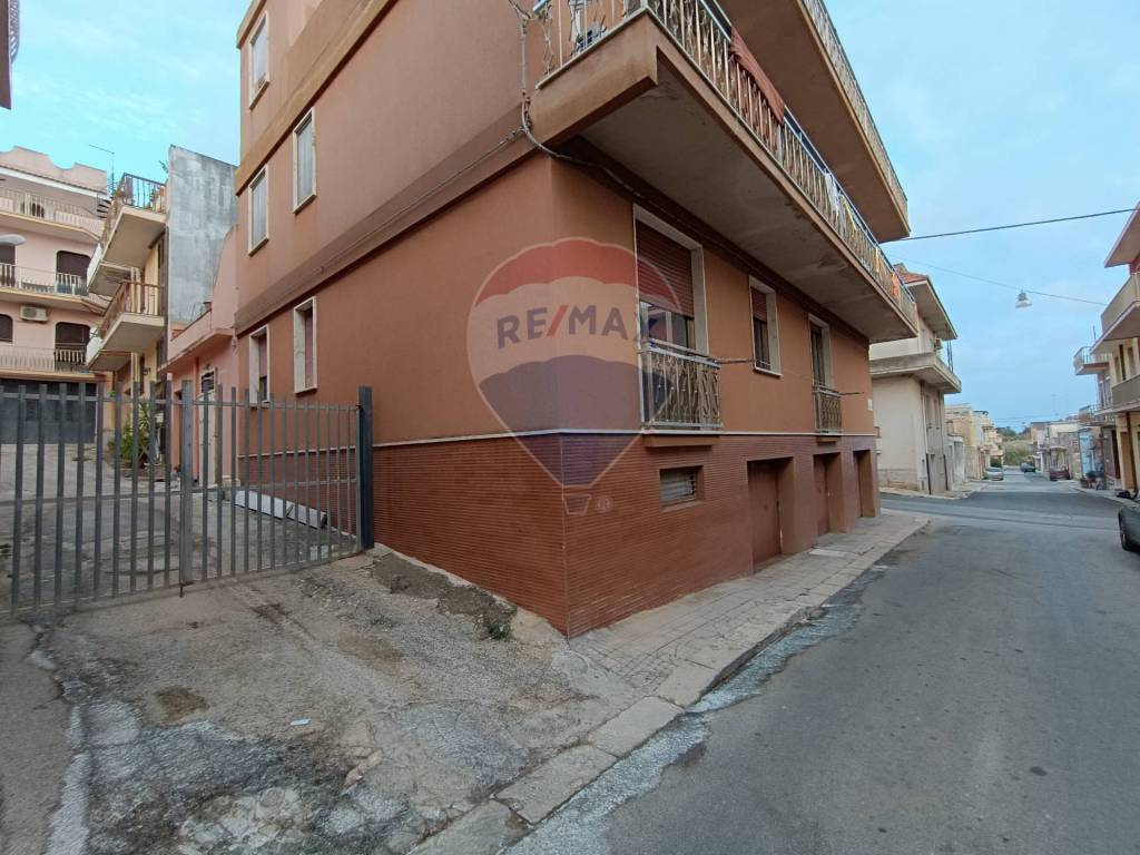 Appartamento a Pachino in via Antonino Brancati, 145 - Foto 4