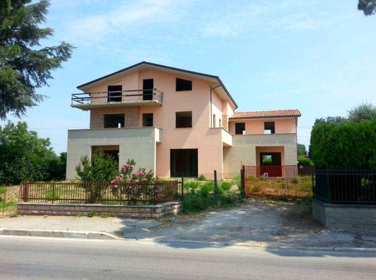 Palazzo / stabile a Bastia umbra in Via Roma - Foto 2
