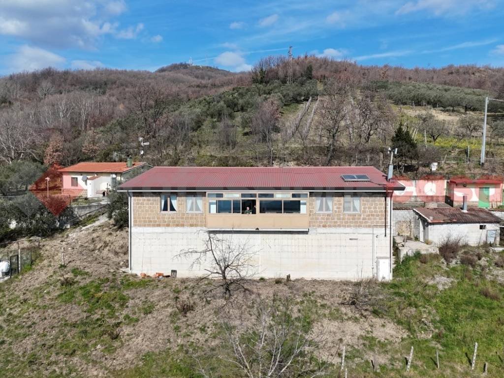 Casa indipendente a Montesarchio in via Fiego , 16 - Foto 2