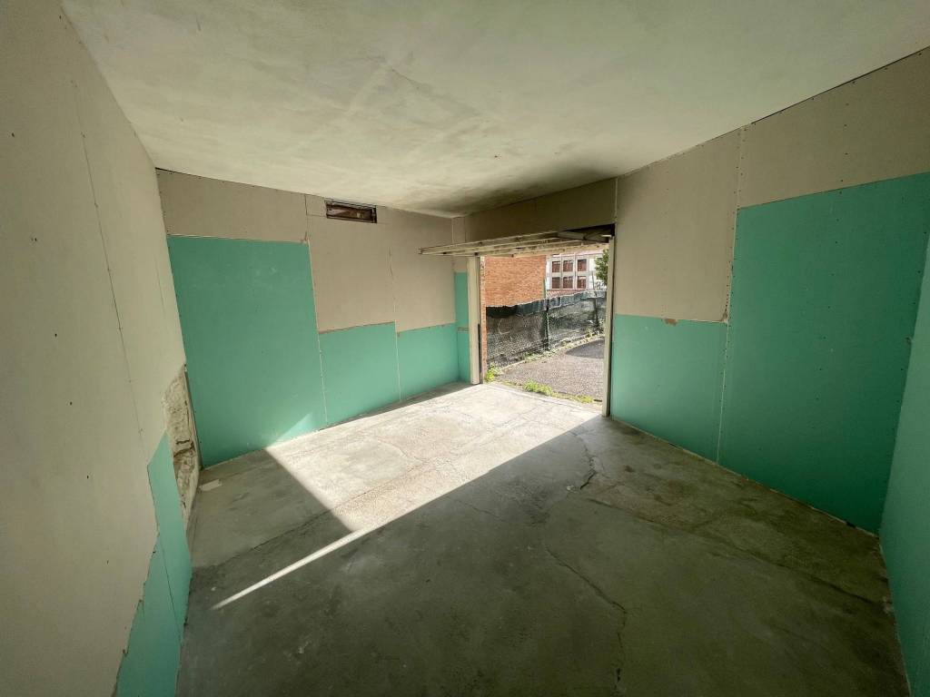 Box / garage a Perugia in Via Vittorio Alfieri, 4 - Foto 2