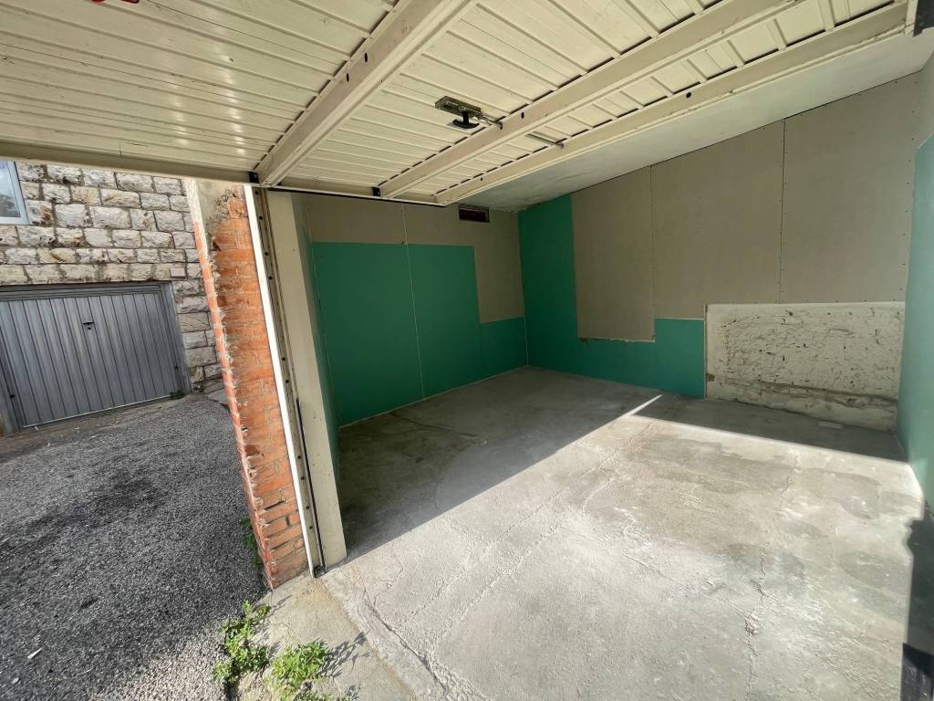 Box / garage a Perugia in Via Vittorio Alfieri, 4 - Foto 3