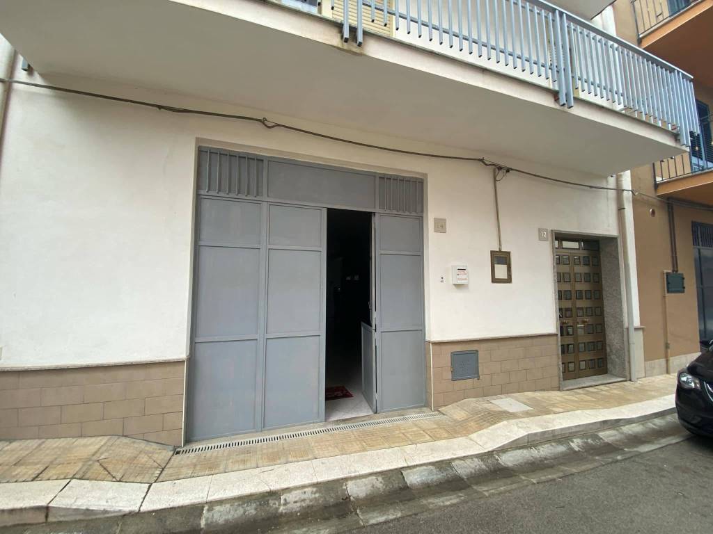 Palazzo / stabile a Partinico in Via Vittorio Bachelet - Foto 2