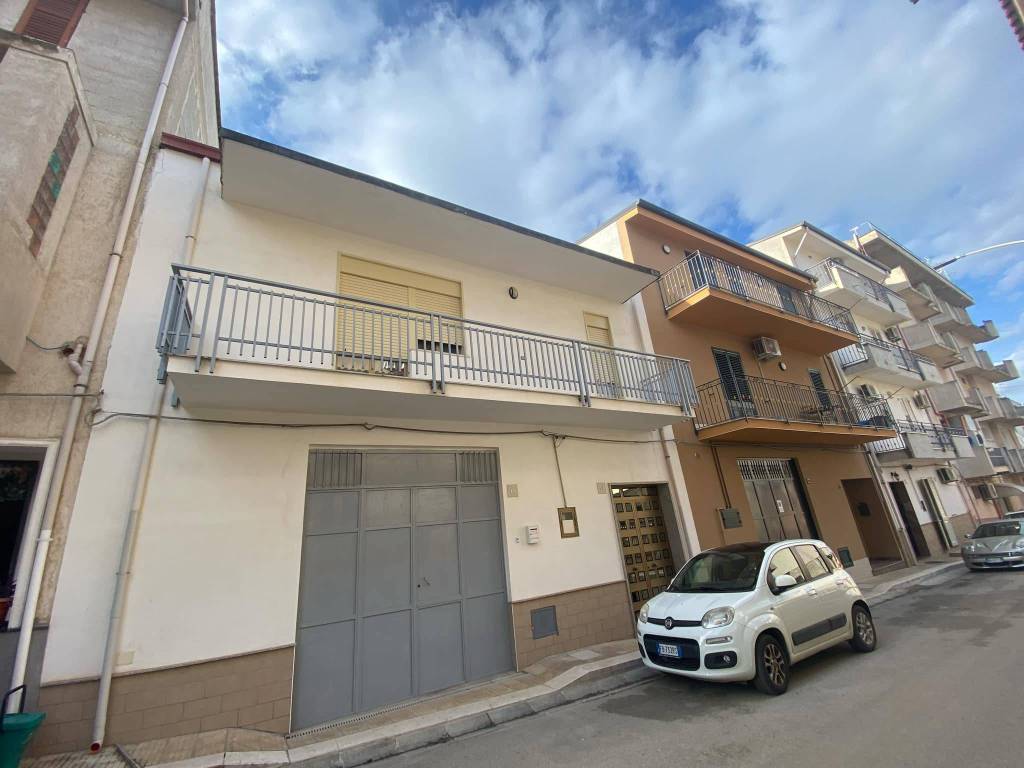 Palazzo / stabile a Partinico in Via Vittorio Bachelet - Foto 3