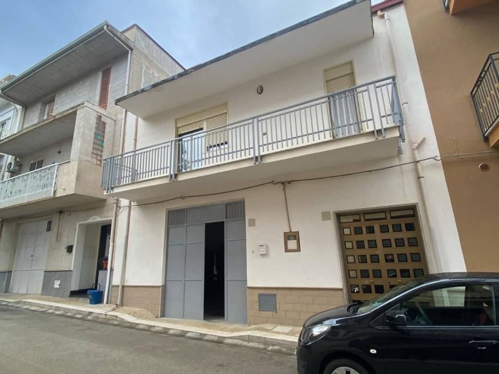 Palazzo / stabile a Partinico in Via Vittorio Bachelet - Foto 4